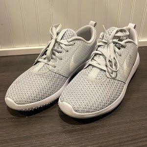 Nike golf shoes. Size 9. Worn once.